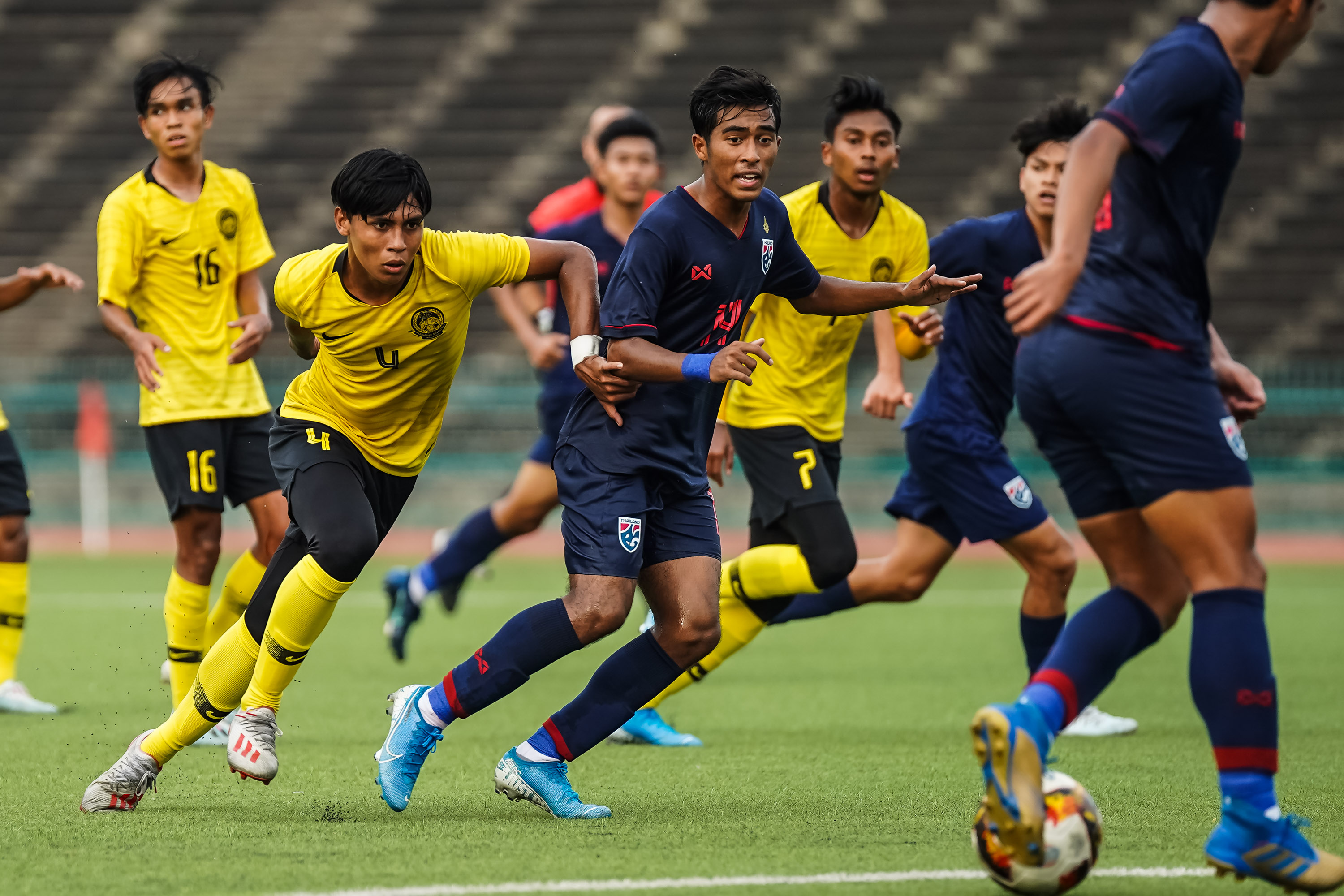 U19 Thái Lan 0-1 U19 Malaysia, Vòng loại U19 châu Á, CĐV Thái Lan, Issara Sritharo, U19 Thái Lan