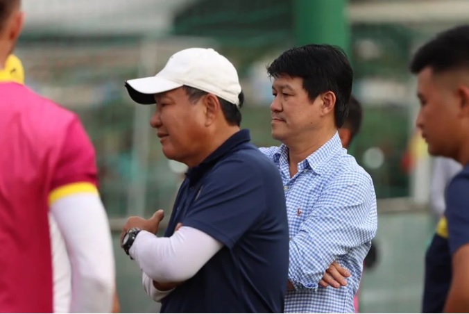 Chủ tịch Sài Gòn FC chê bai trình độ HLV Hoàng Văn Phúc
