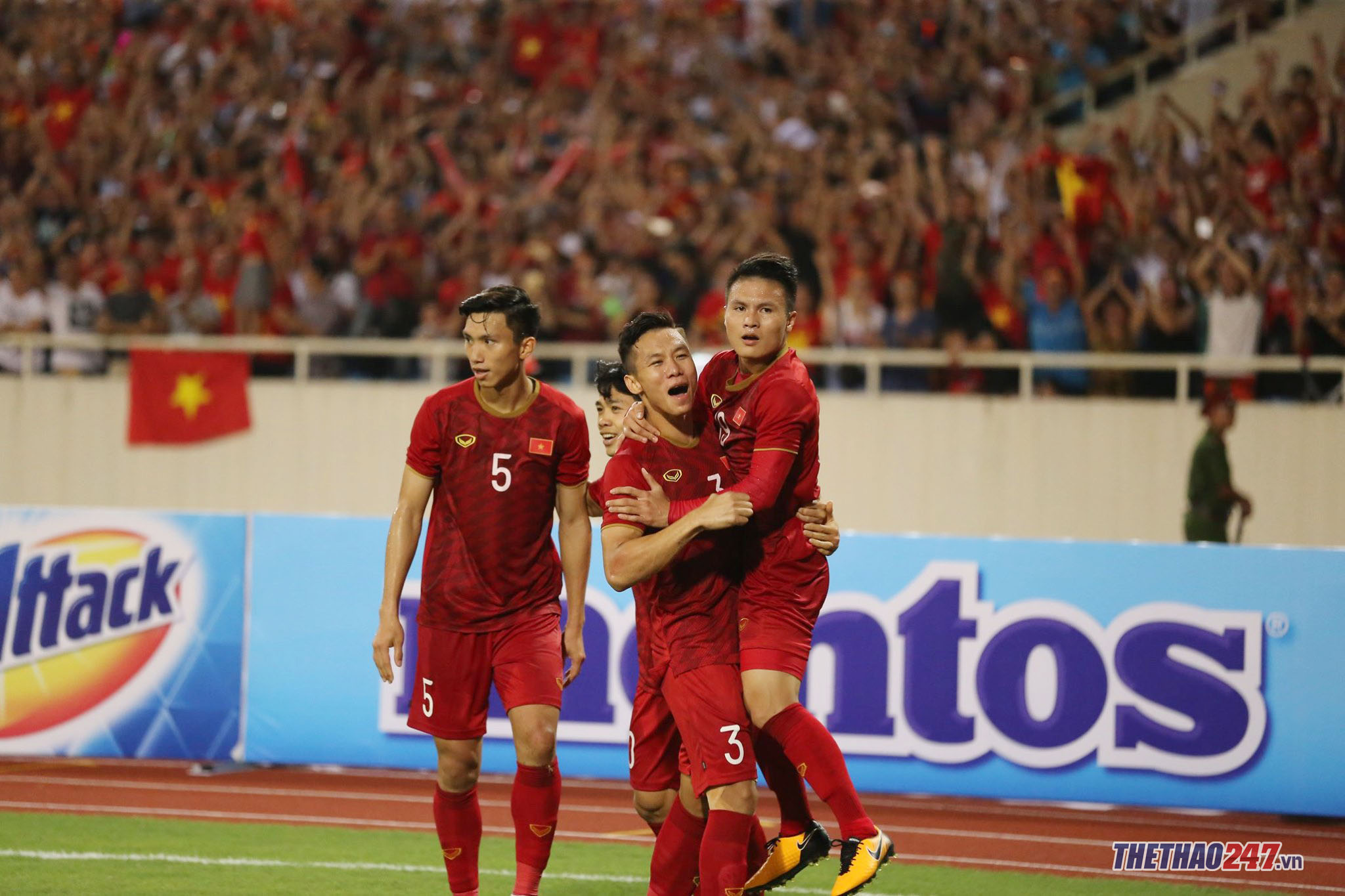 vong loại World Cup tiep tuc hoan