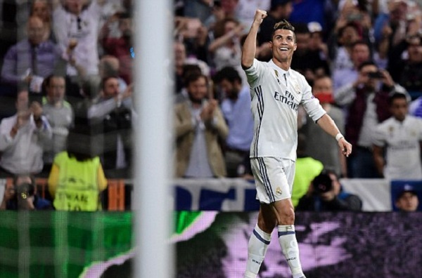 Ronaldo, Ronaldo lập kỳ tích, Real Madrid 3-0 Atletico Madrid, Kết quả Real Madrid 3-0 Atletico Madrid, Tỷ số Real Madrid 3-0 Atletico Madrid, Kết quả bóng đá Real Madrid 3-0 Atletico Madrid