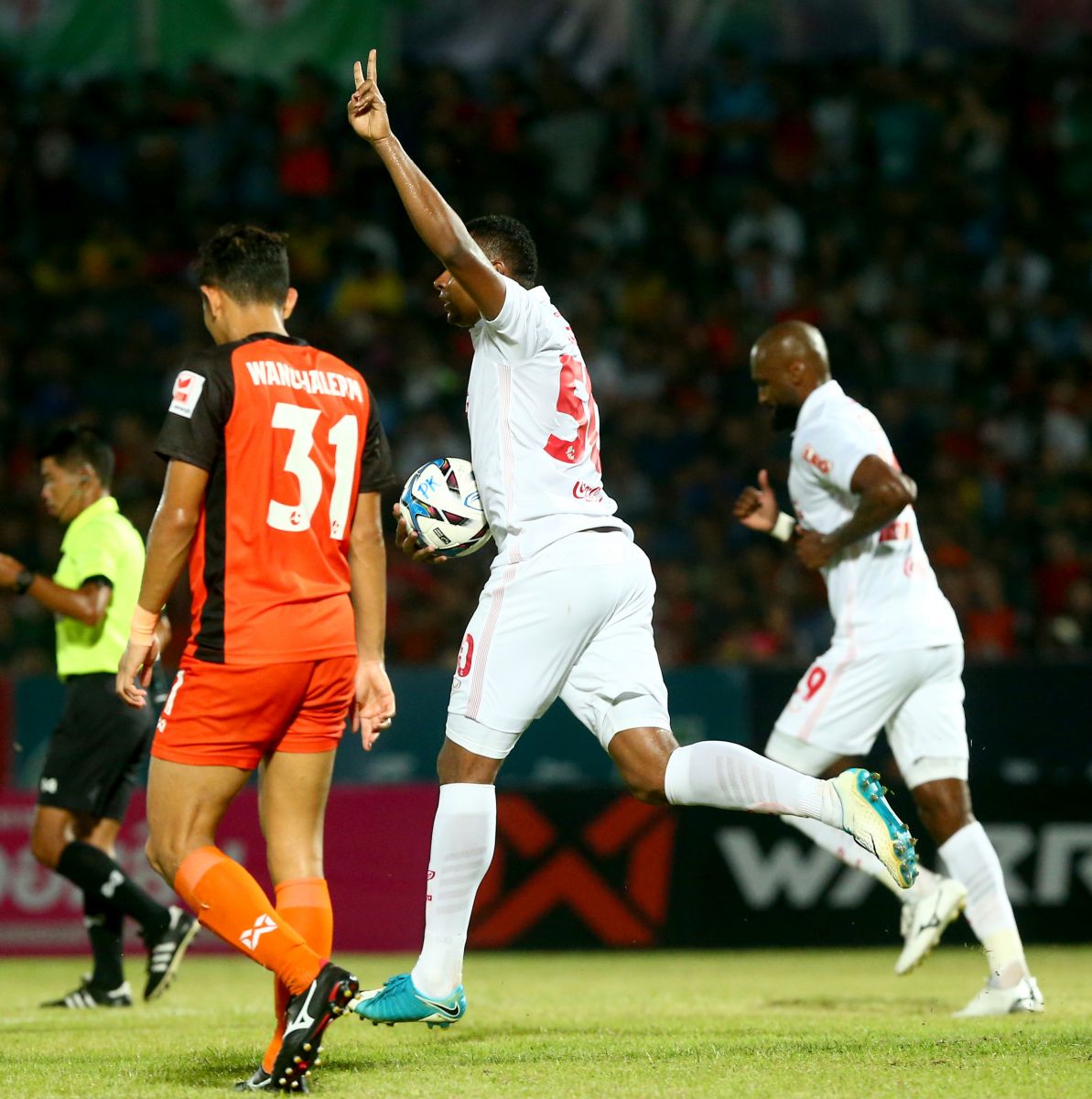 Muangthong United, Thái Lan, Thai League